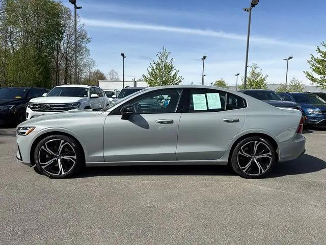 2024 Volvo S60 B5 Core Dark Theme