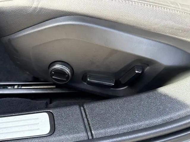 2024 Volvo S60 B5 Core Dark Theme