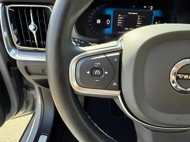 2024 Volvo S60 B5 Core Dark Theme
