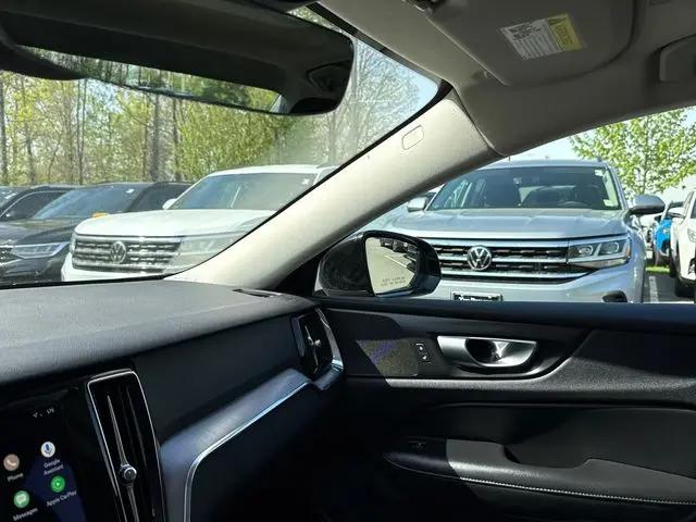 2024 Volvo S60 B5 Core Dark Theme