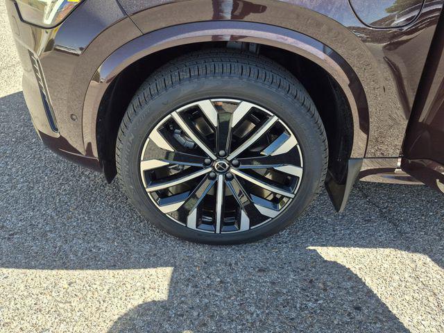 2026 Volvo XC90 Plug-In Hybrid Ultra Dark Theme, T8 AWD, Electric/Gasoline, 6 Seats