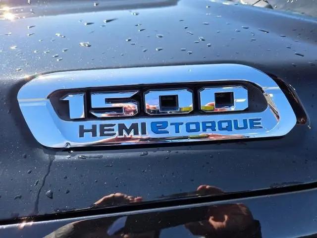 2023 Ram 1500 Big Horn Crew Cab 4x4 5'7" Box