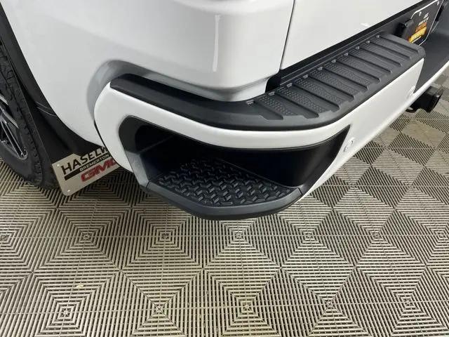2026 GMC Sierra 1500 Crew Cab, Standard Bed, AT4, 4WD