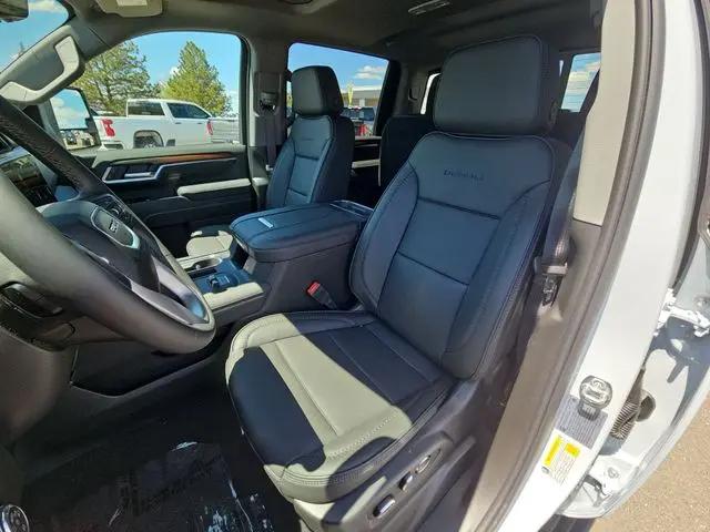 2026 GMC Sierra 2500HD Crew Cab, Standard Bed, Denali, 4WD