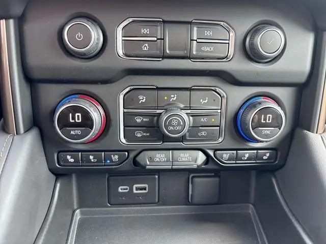 2024 Chevrolet Suburban 4WD High Country