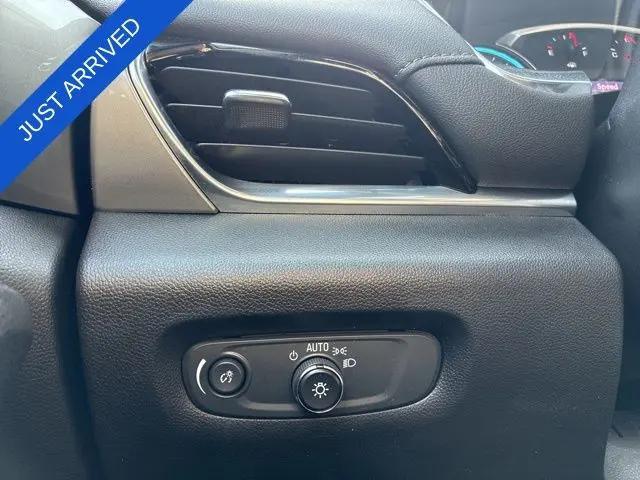 2022 Chevrolet Traverse AWD LT Cloth