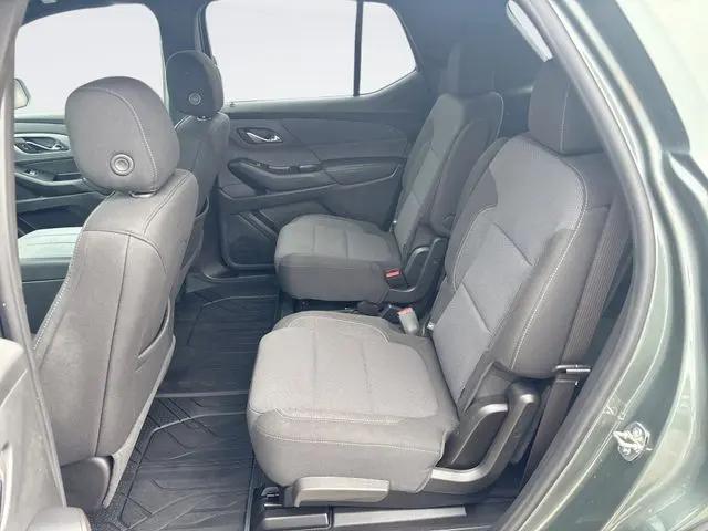 2022 Chevrolet Traverse AWD LT Cloth