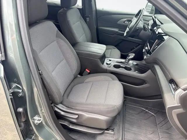 2022 Chevrolet Traverse AWD LT Cloth