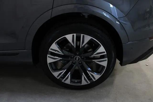 2026 Audi Q8 Premium Plus 55 TFSI quattro Tiptronic