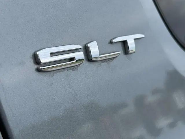 2023 GMC Acadia FWD SLT