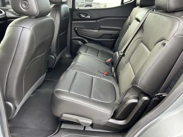 2023 GMC Acadia FWD SLT
