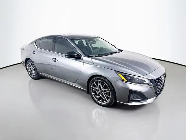 2023 Nissan Altima SR VC-Turbo FWD