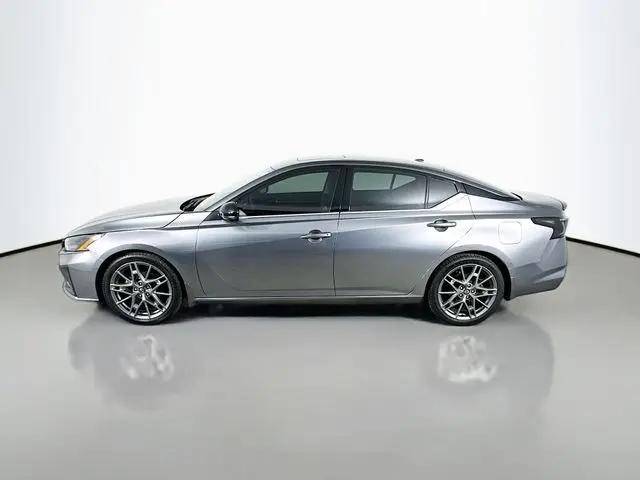 2023 Nissan Altima SR VC-Turbo FWD