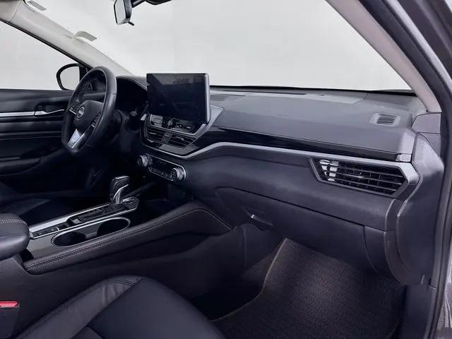 2023 Nissan Altima SR VC-Turbo FWD