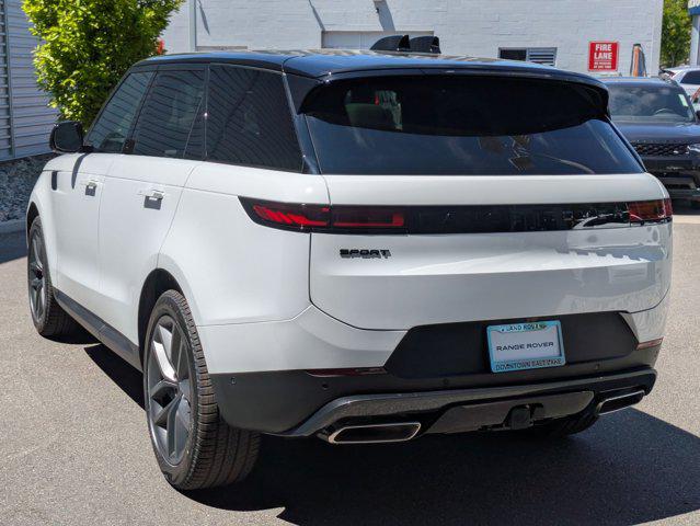2026 Land Rover Range Rover Sport P360 SE