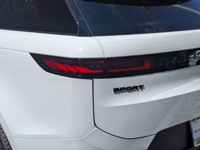 2026 Land Rover Range Rover Sport P360 SE