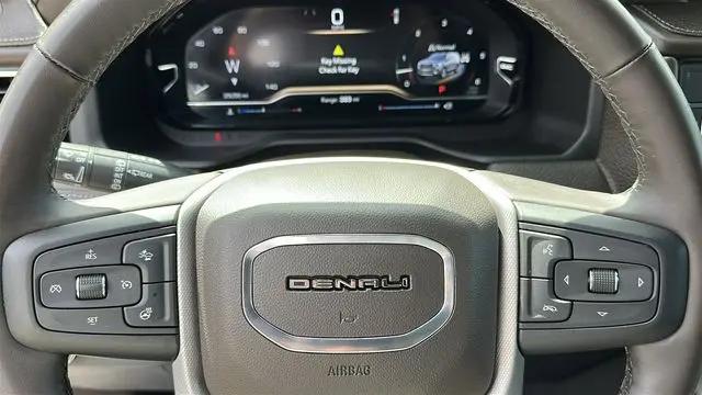 2023 GMC Yukon 4WD Denali