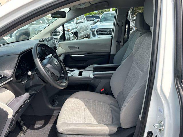 2024 Toyota Sienna LE