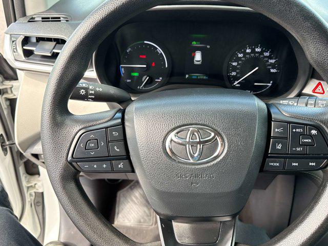 2024 Toyota Sienna LE