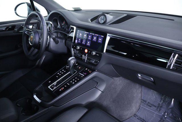 2026 Porsche Macan 4DR AWD