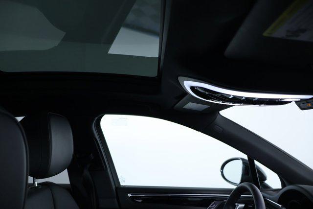 2026 Porsche Macan 4DR AWD