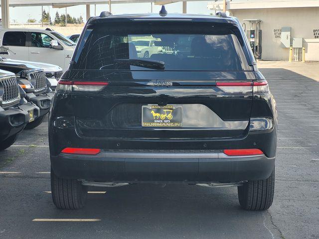 2026 Jeep Grand Cherokee Altitude 4x4