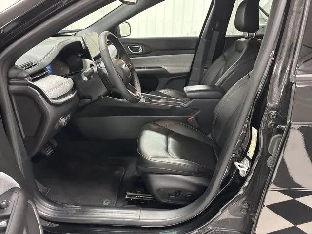 2024 Jeep Compass Latitude Lux FWD