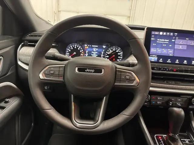 2024 Jeep Compass Latitude Lux FWD