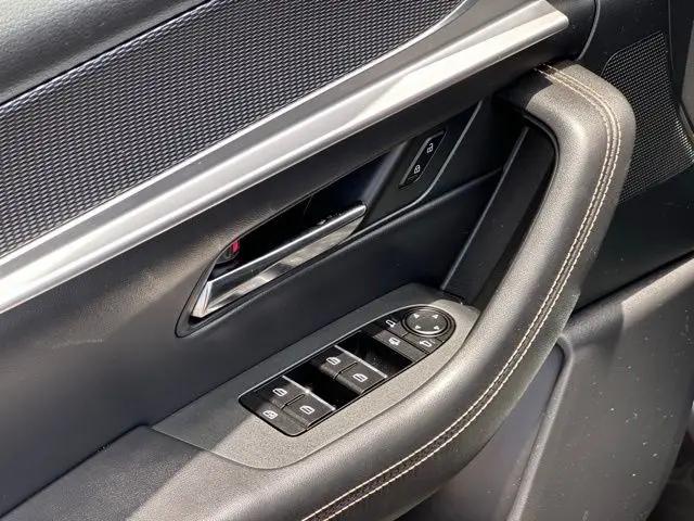 2024 Mazda X-90 Premium Plus