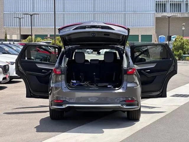 2024 Mazda X-90 Premium Plus