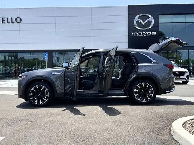 2024 Mazda X-90 Premium Plus