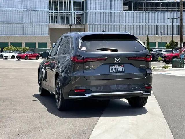 2024 Mazda X-90 Premium Plus