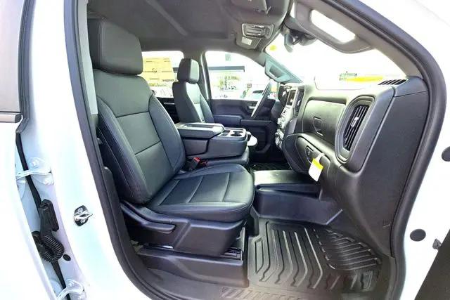 2026 GMC Sierra 2500HD Crew Cab, Long Bed, Pro, 4WD