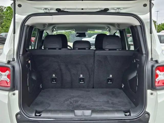 2023 Jeep Renegade Trailhawk 4x4
