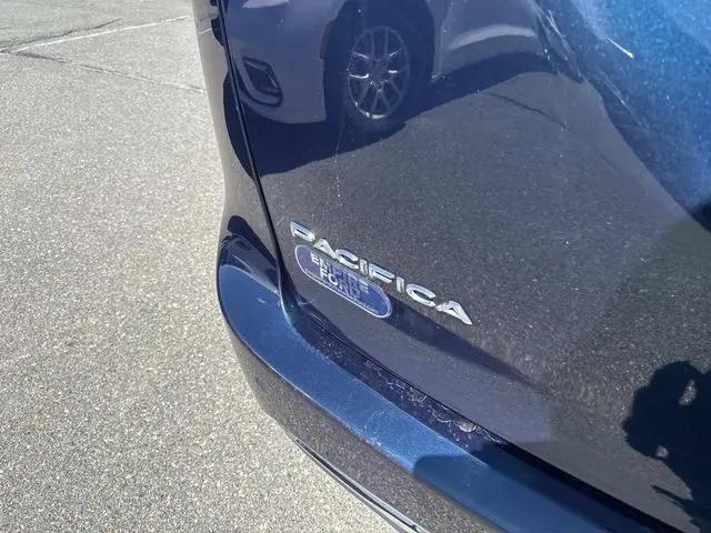 2024 Chrysler Pacifica Hybrid Select