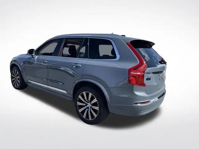 2023 Volvo XC90 B5 Plus