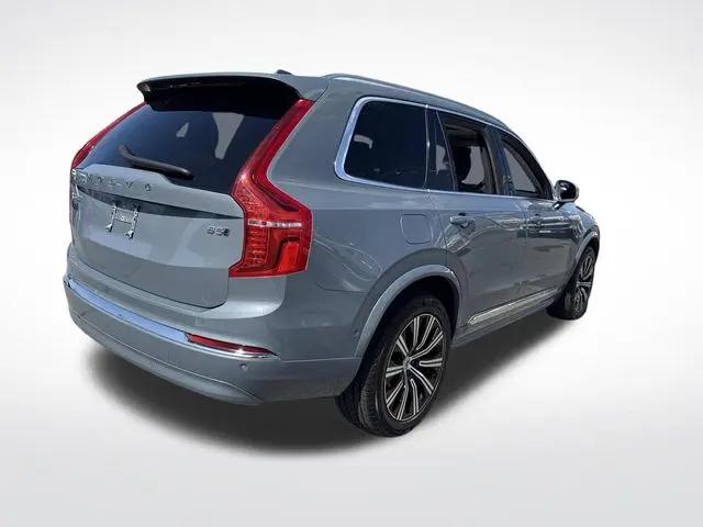 2023 Volvo XC90 B5 Plus