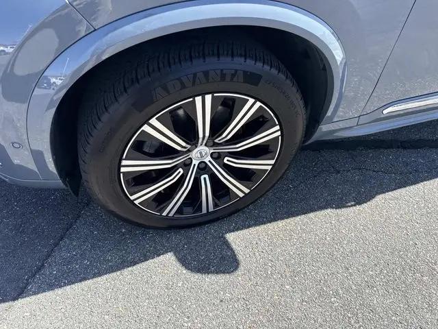 2023 Volvo XC90 B5 Plus