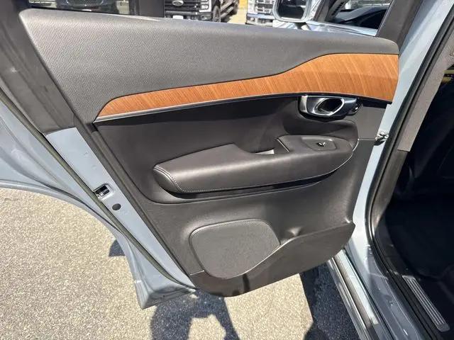 2023 Volvo XC90 B5 Plus