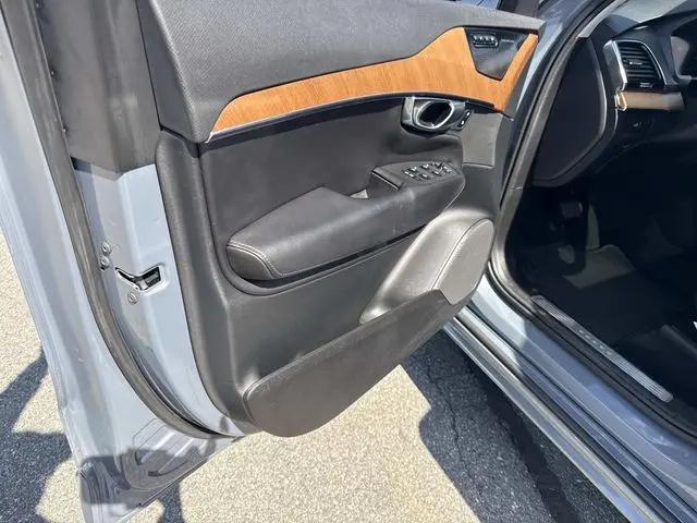 2023 Volvo XC90 B5 Plus