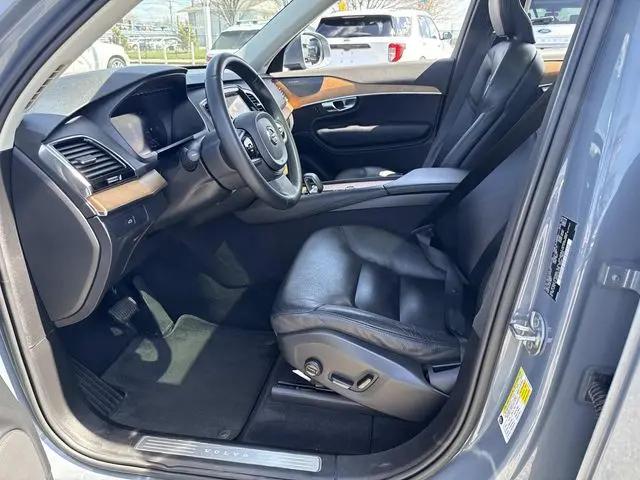 2023 Volvo XC90 B5 Plus