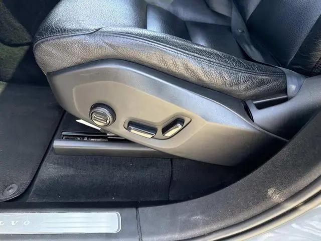 2023 Volvo XC90 B5 Plus