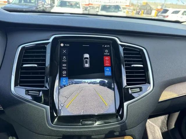 2023 Volvo XC90 B5 Plus