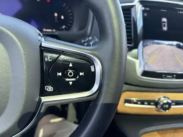 2023 Volvo XC90 B5 Plus