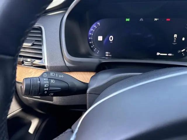 2023 Volvo XC90 B5 Plus