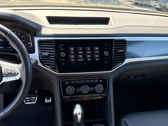 2023 Volkswagen Atlas Cross Sport 3.6L V6 SEL R-Line Black