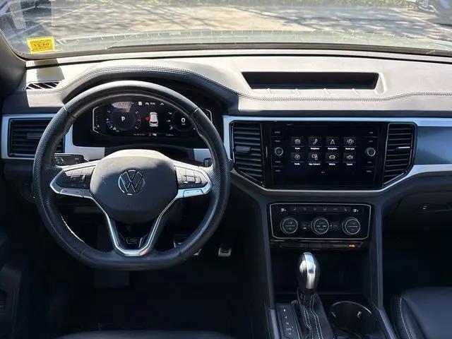 2023 Volkswagen Atlas Cross Sport 3.6L V6 SEL R-Line Black