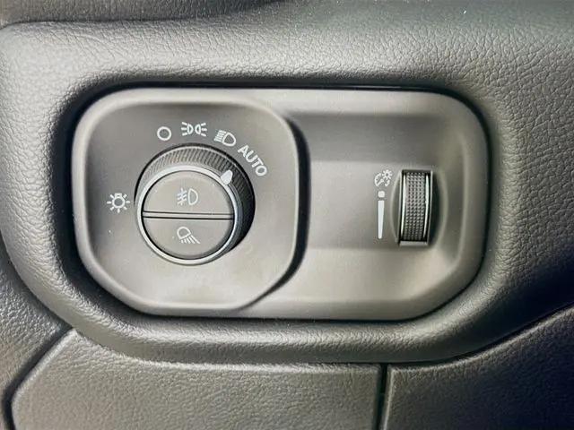 2026 Ram 3500 Big Horn Regular Cab 4x4 8' Box