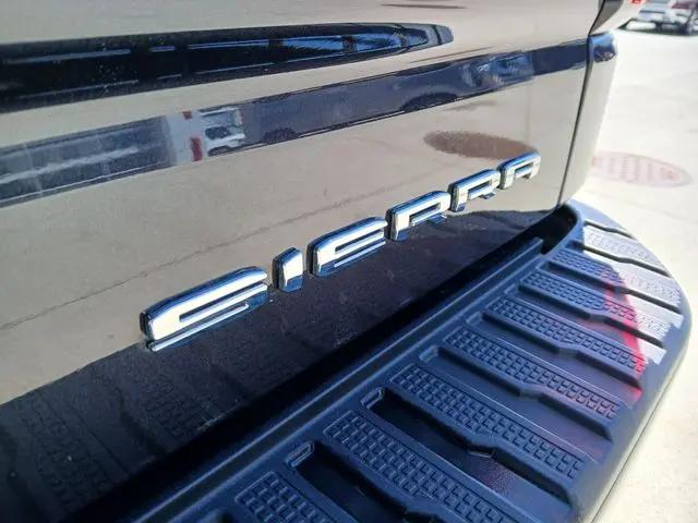 2023 GMC Sierra 1500 4WD Crew Cab Short Box Denali