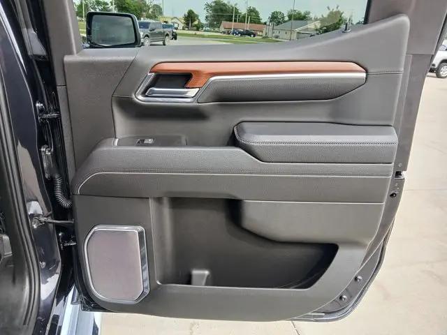 2023 GMC Sierra 1500 4WD Crew Cab Short Box Denali
